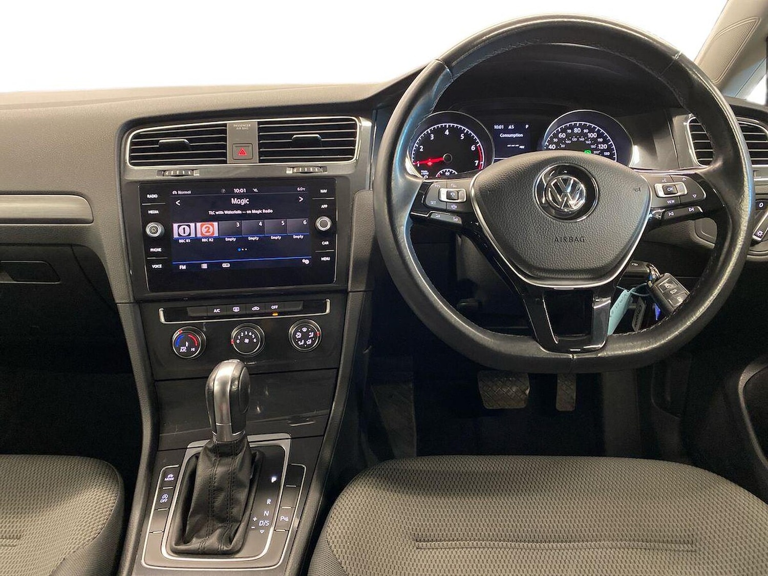 Used Volkswagen Golf 2018 for sale - 77872104: Photo 9