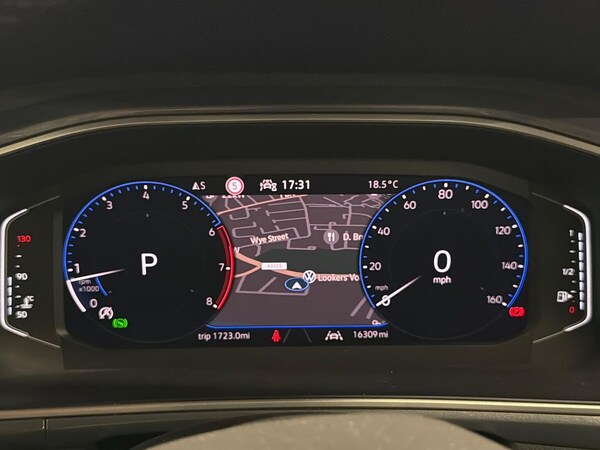 Used Volkswagen T-Roc 2024 for sale - 76107182: Photo 10