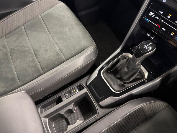 Used Volkswagen T-Roc 2024 for sale - 76107182: Photo 13
