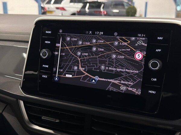 Used Volkswagen T-Roc 2024 for sale - 76107182: Photo 24