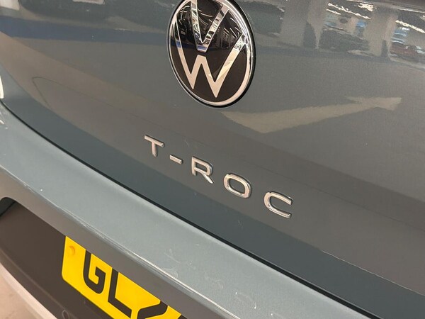 Used Volkswagen T-Roc 2024 for sale - 76107182: Photo 32