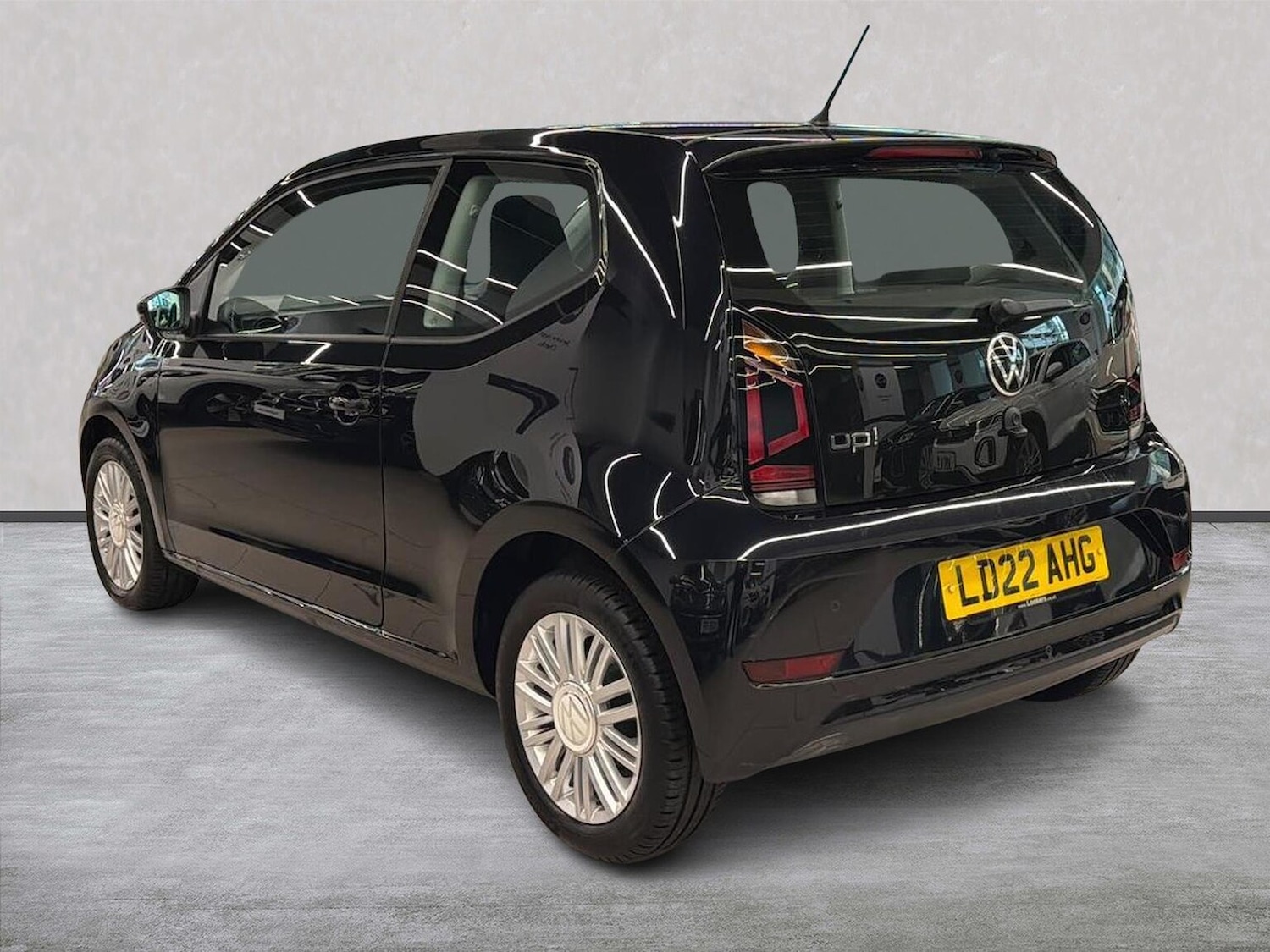 Used Volkswagen up! 2022 for sale - 76477325: Photo 2