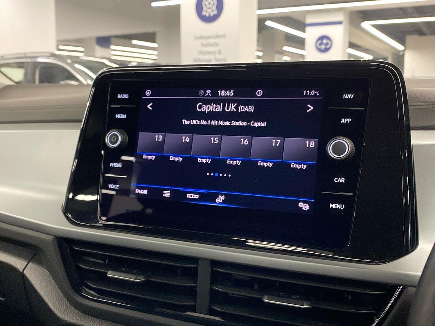 Used Volkswagen T-Roc 2022 for sale - 77830506: Photo 11