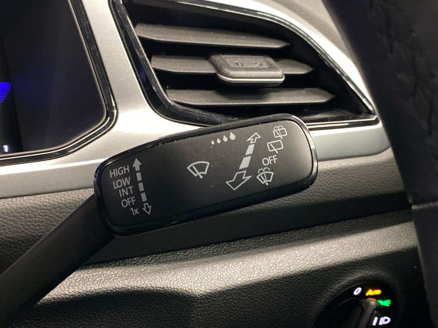 Used Volkswagen T-Roc 2022 for sale - 77830506: Photo 27