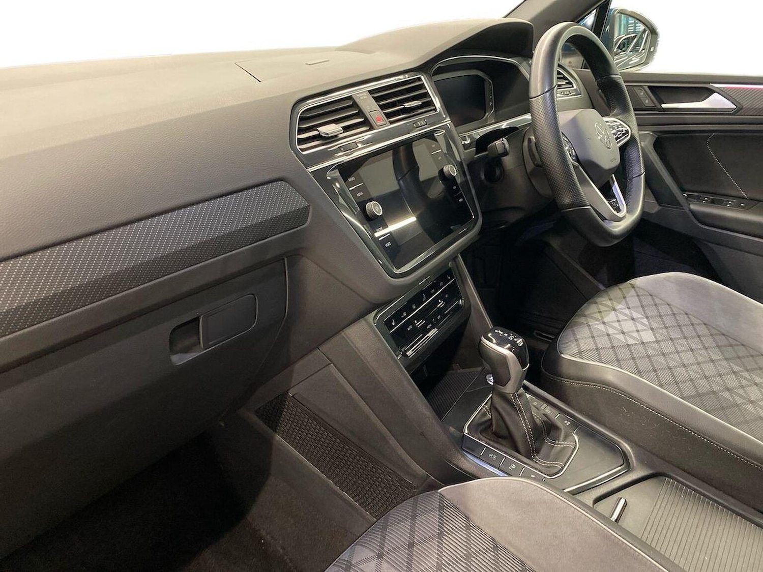 Used Volkswagen Tiguan 2023 for sale - 77701367: Photo 7