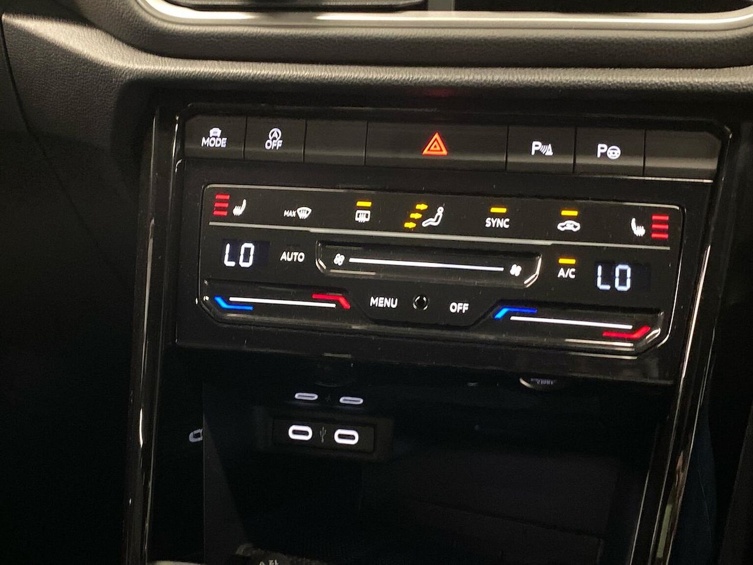 Used Volkswagen T-Roc 2026 for sale - 77888628: Photo 12