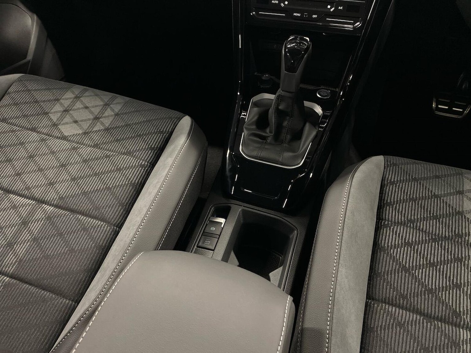 Used Volkswagen T-Roc 2026 for sale - 77888628: Photo 13