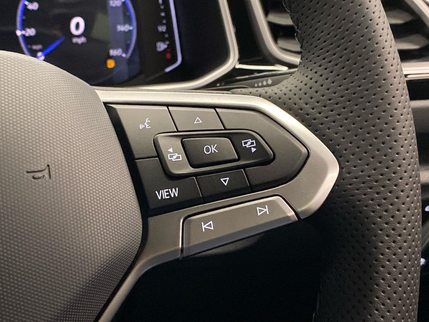 Used Volkswagen T-Roc 2026 for sale - 77888628: Photo 25