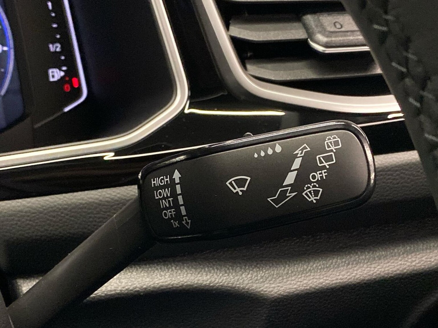 Used Volkswagen T-Roc 2026 for sale - 77888628: Photo 27