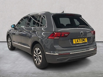 Used Volkswagen Tiguan 2021 for sale - 76380298: Photo