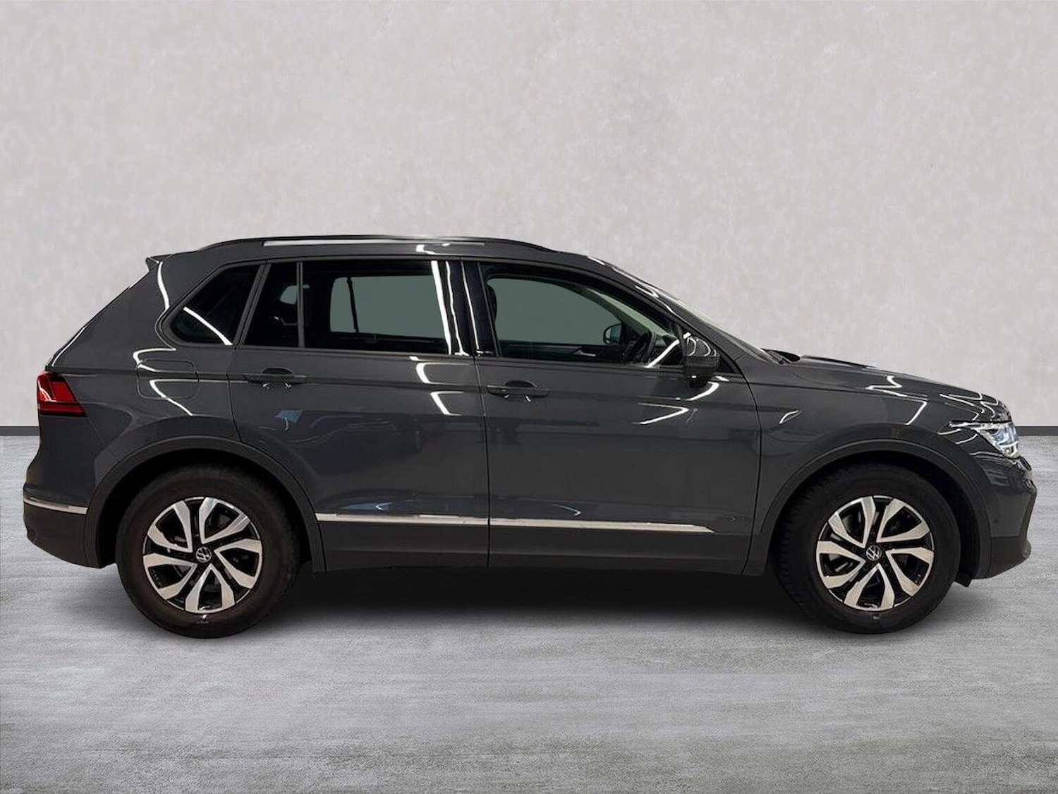 Used Volkswagen Tiguan 2021 for sale - 76380298: Photo 3