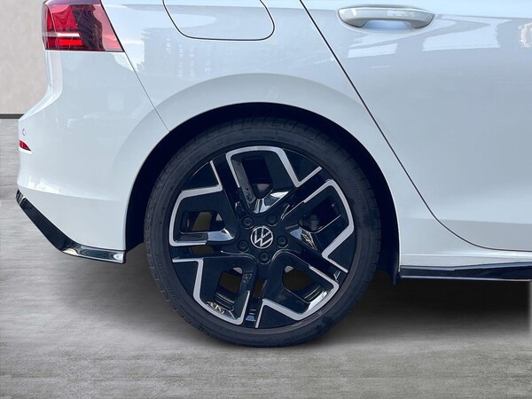 Used Volkswagen Golf 2025 for sale - 75999690: Photo 6