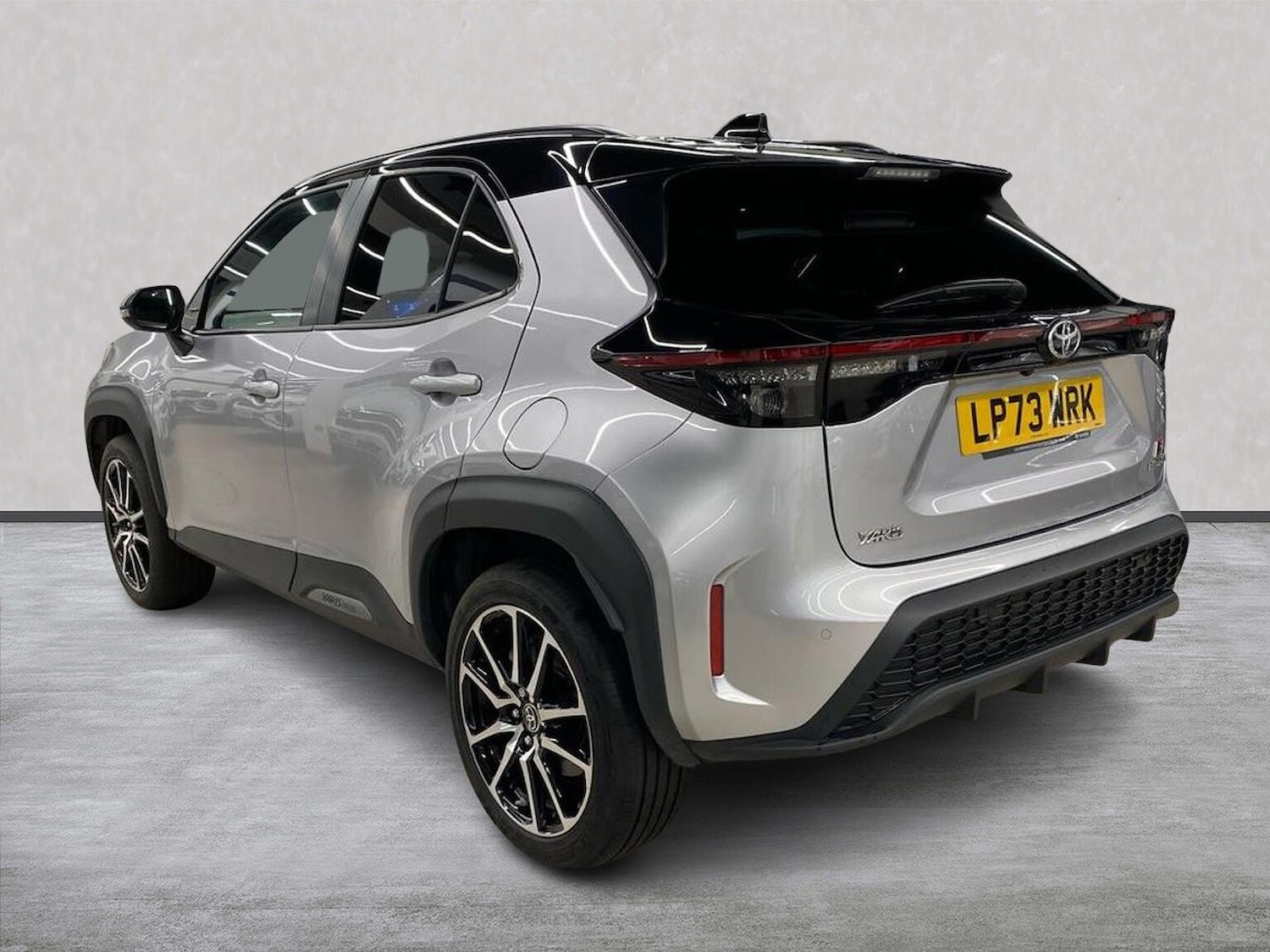 Used Toyota Yaris Cross 2024 for sale - 77676279: Photo 2