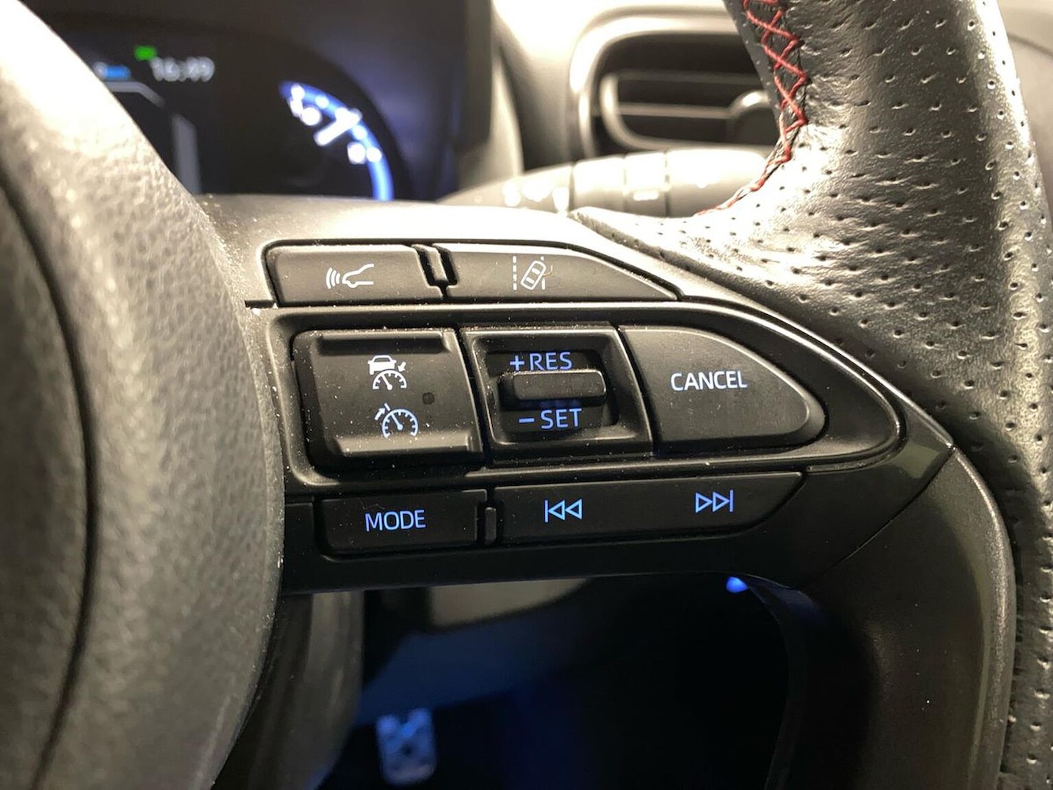 Used Toyota Yaris Cross 2024 for sale - 77676279: Photo 25