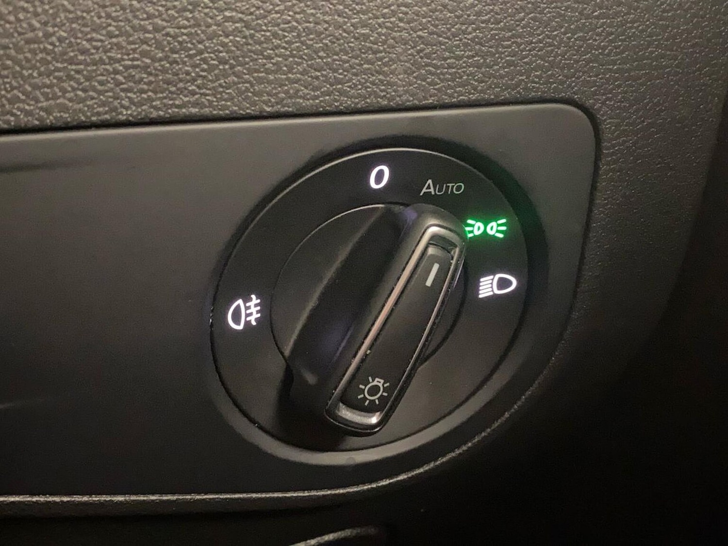 Used Volkswagen Tiguan 2020 for sale - 77073240: Photo 24