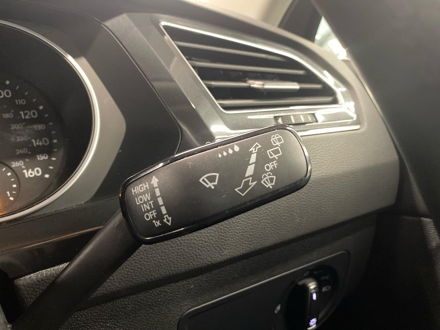 Used Volkswagen Tiguan 2020 for sale - 77073240: Photo 30