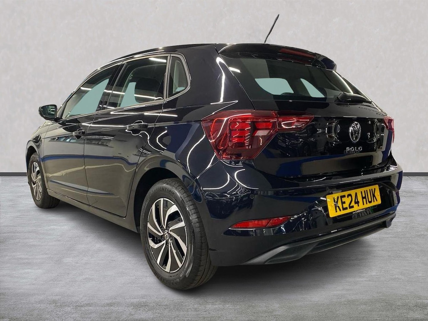 Used Volkswagen Polo 2024 for sale - 78194940: Photo 2