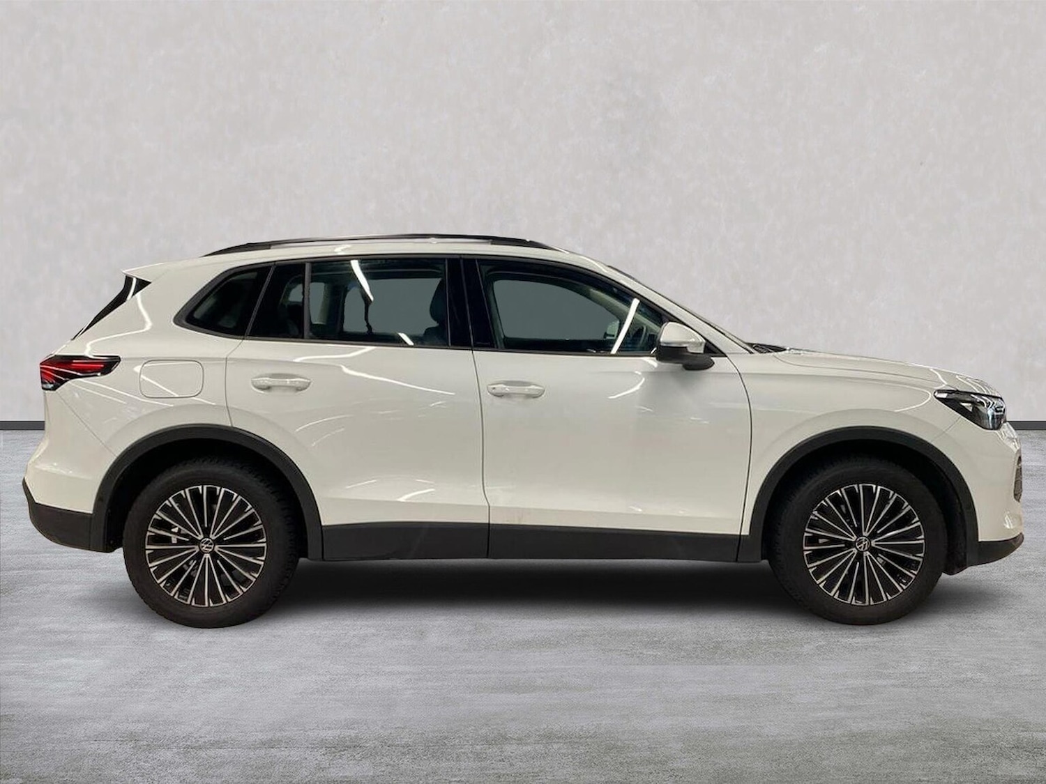 Used Volkswagen Tiguan 2024 for sale - 76331068: Photo 3