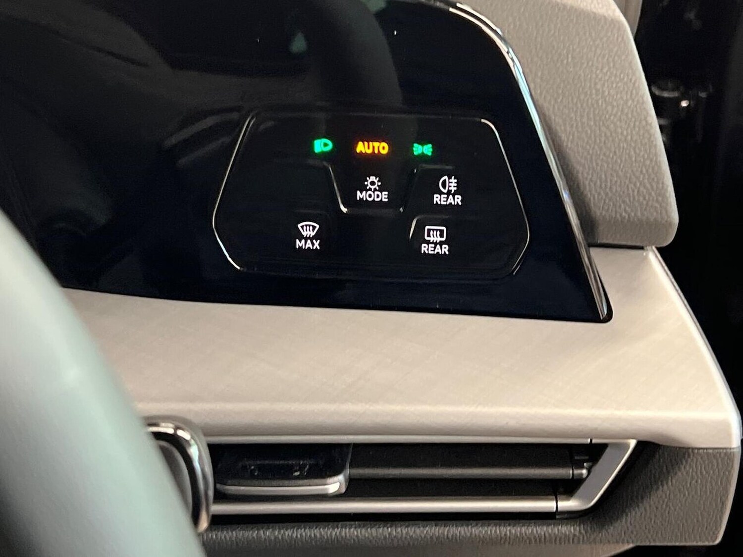 Used Volkswagen Golf 2025 for sale - 76310154: Photo 25