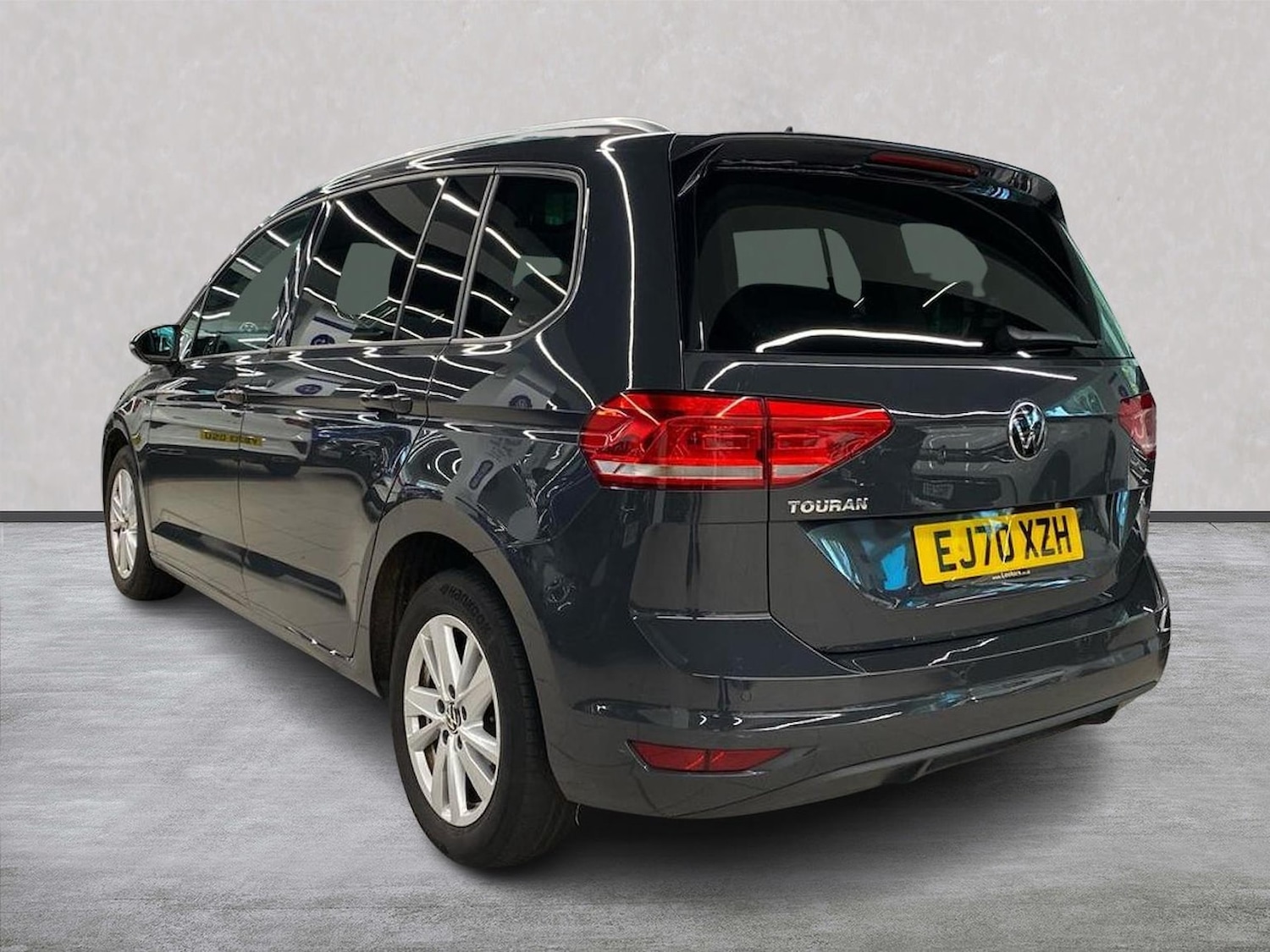 Used Volkswagen Touran 2021 for sale - 76497315: Photo 2