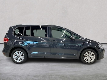 Used Volkswagen Touran 2021 for sale - 76497315: Photo