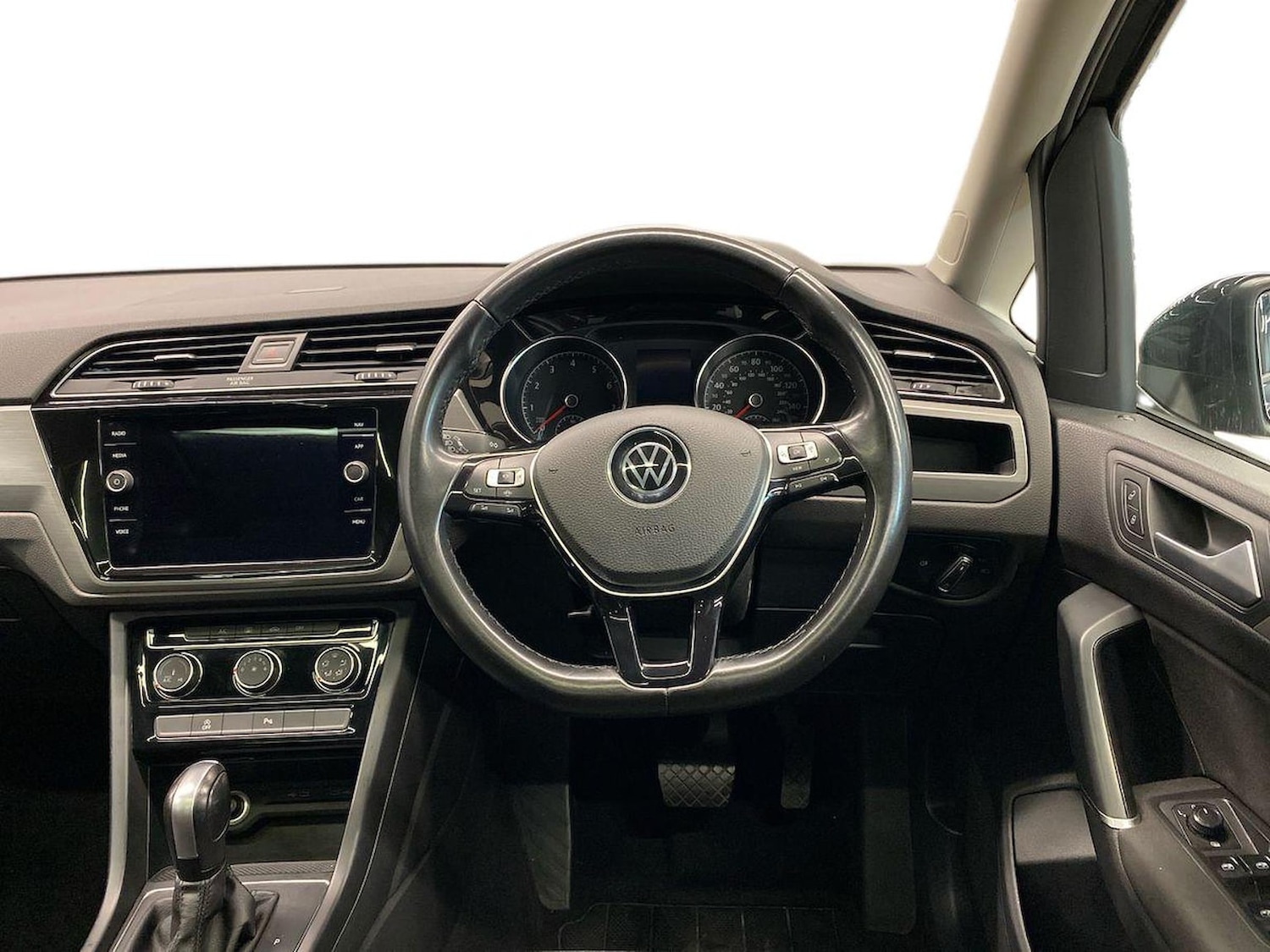 Used Volkswagen Touran 2021 for sale - 76497315: Photo 9