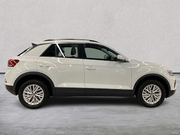Used Volkswagen T-Roc 2022 for sale - 77542522: Photo