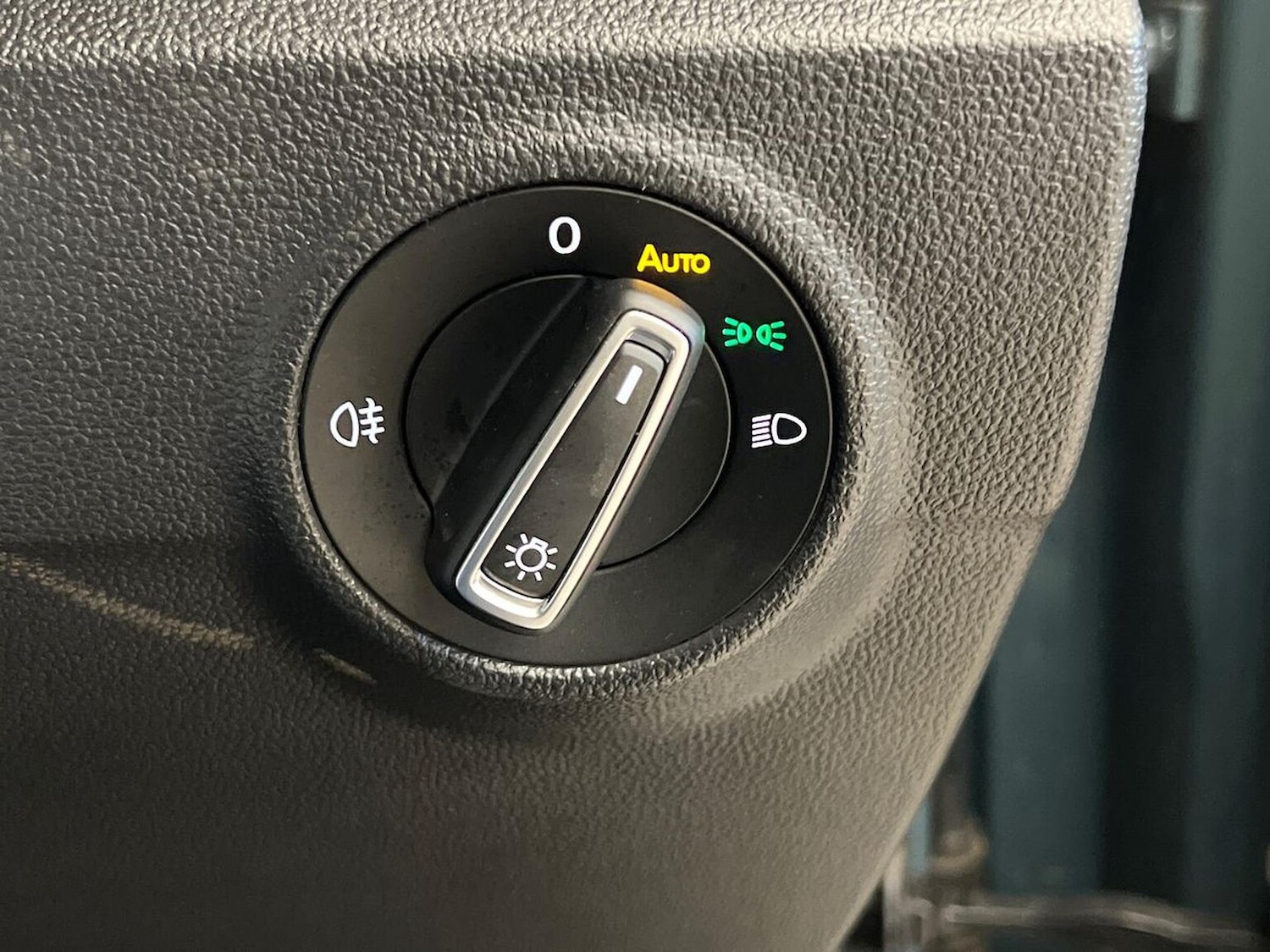 Used Volkswagen T-Roc 2022 for sale - 76736685: Photo 24