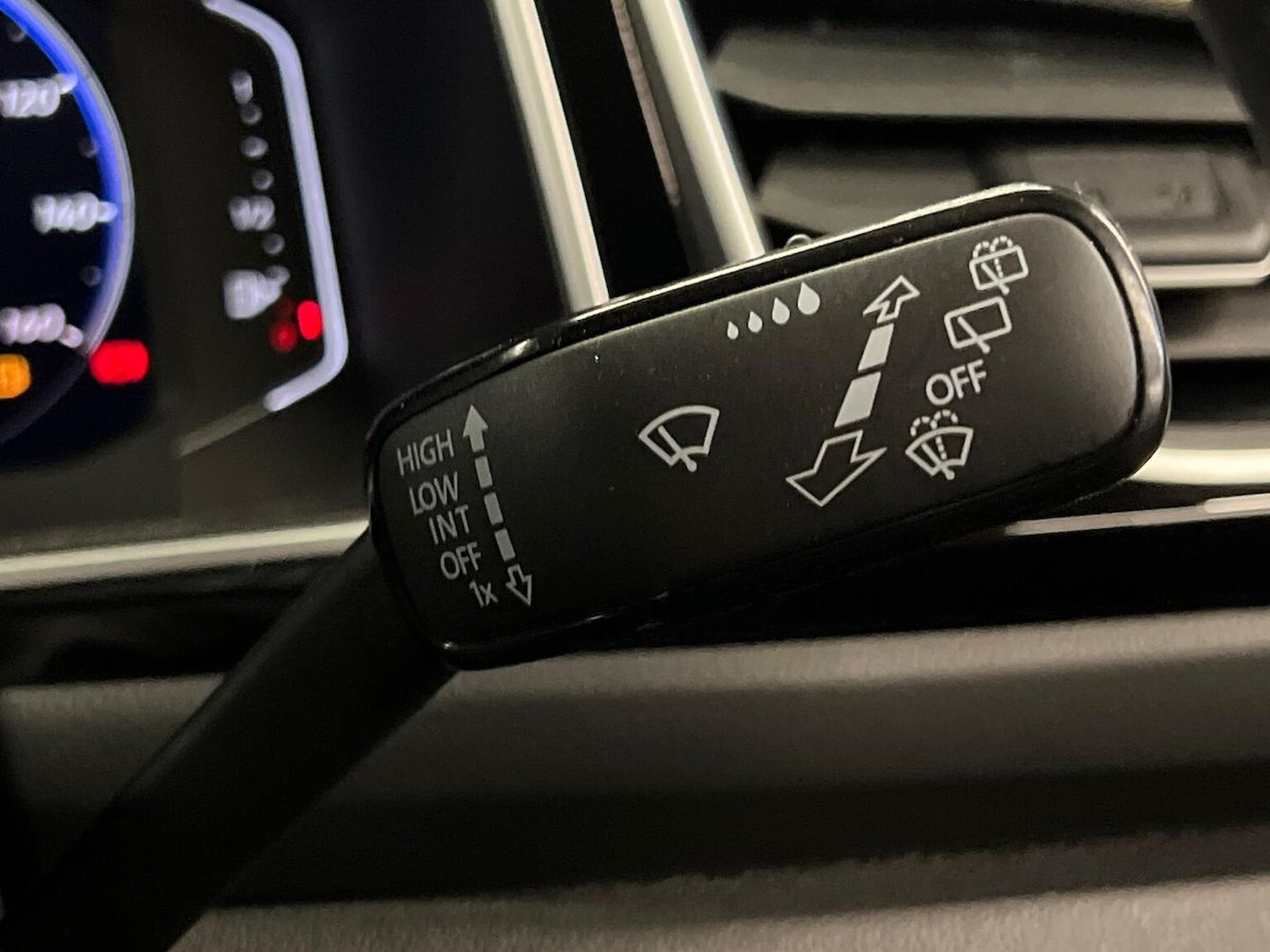 Used Volkswagen T-Roc 2022 for sale - 76736685: Photo 27