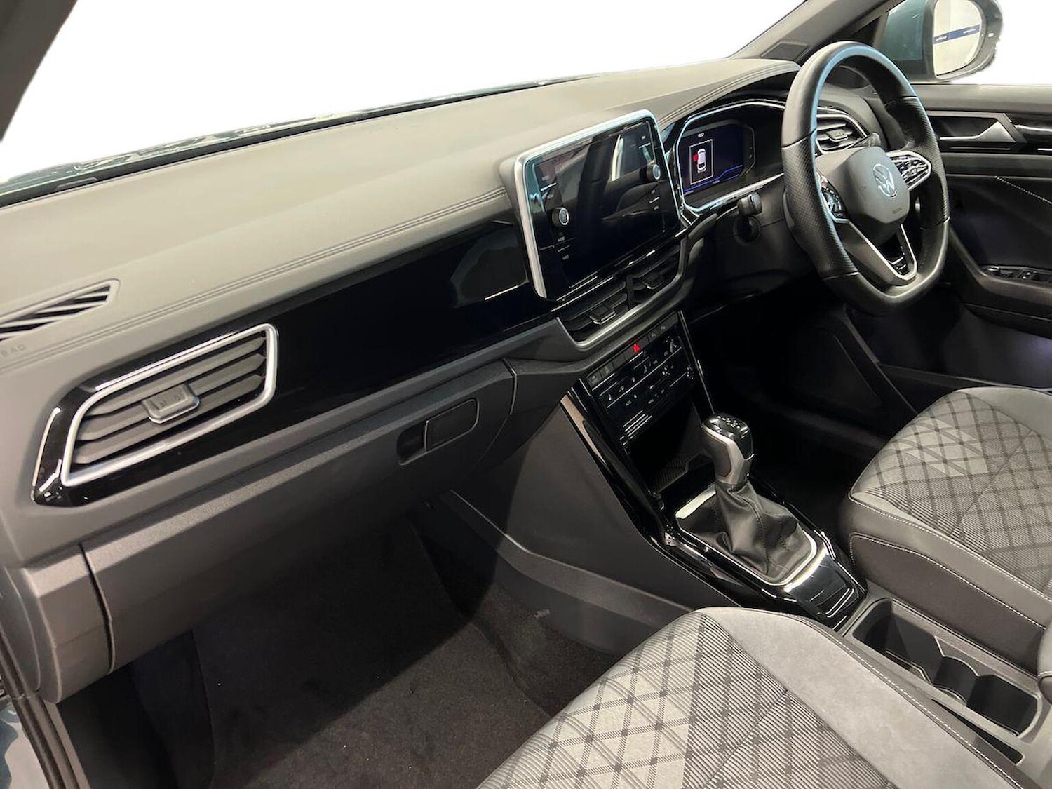 Used Volkswagen T-Roc 2022 for sale - 76736685: Photo 7