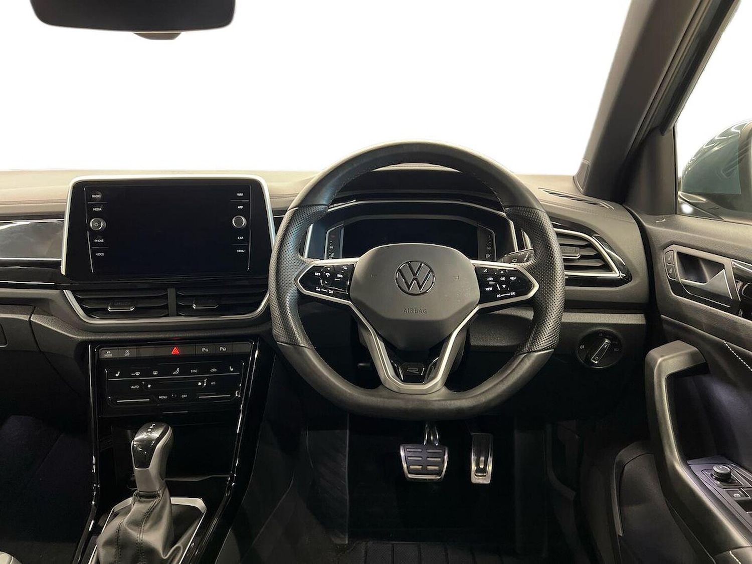 Used Volkswagen T-Roc 2022 for sale - 76736685: Photo 9