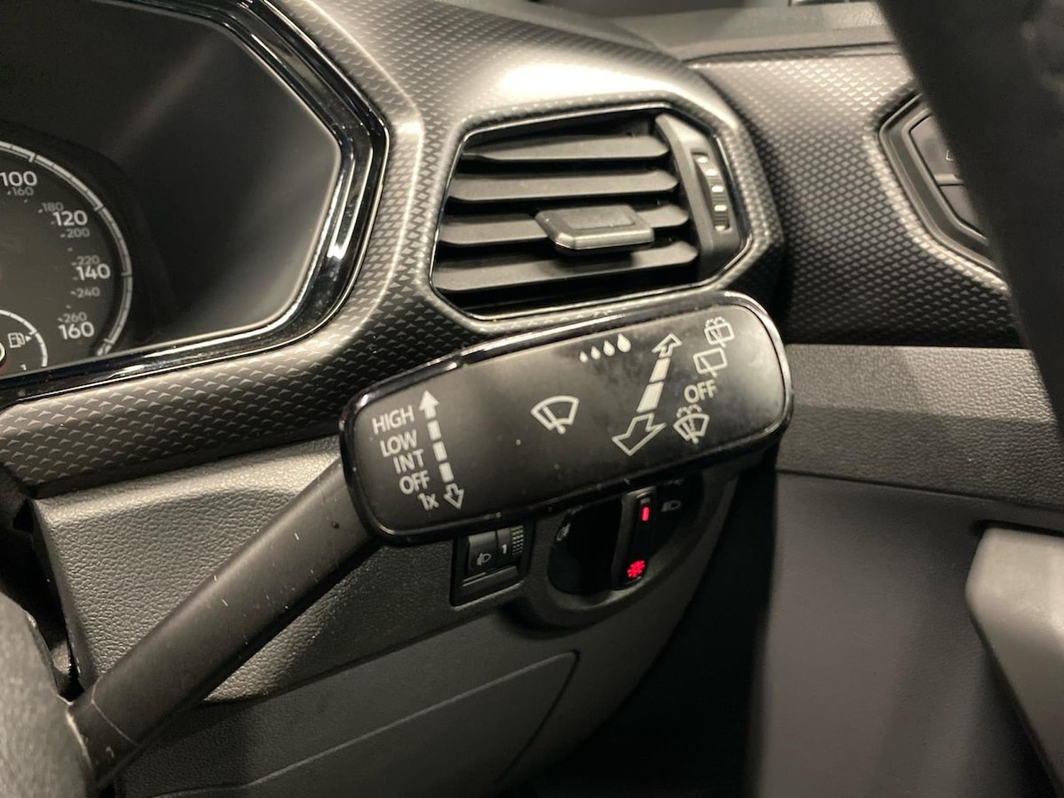 Used Volkswagen T-Cross 2020 for sale - 76807532: Photo 25