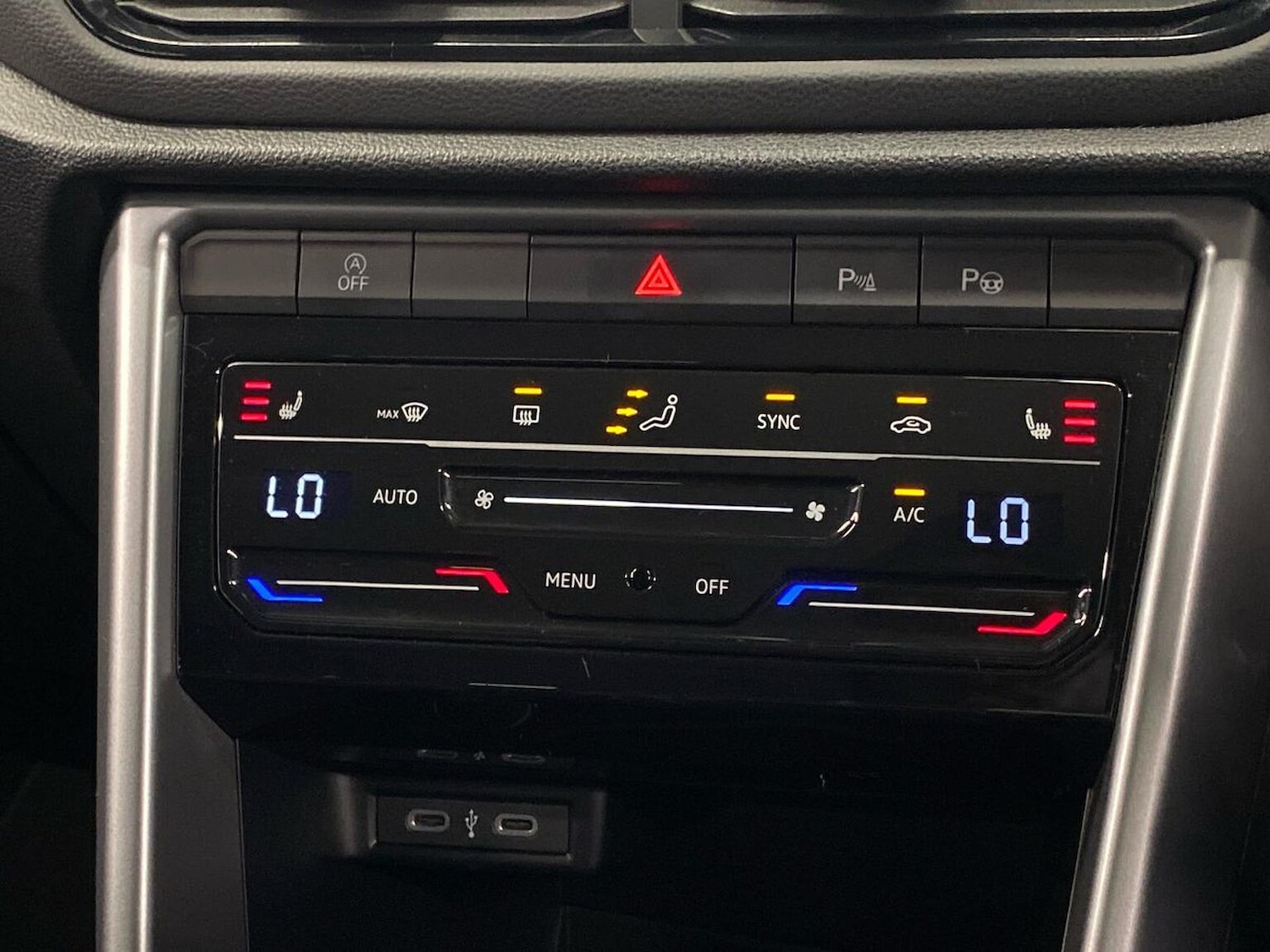 Used Volkswagen T-Roc 2023 for sale - 76324610: Photo 12