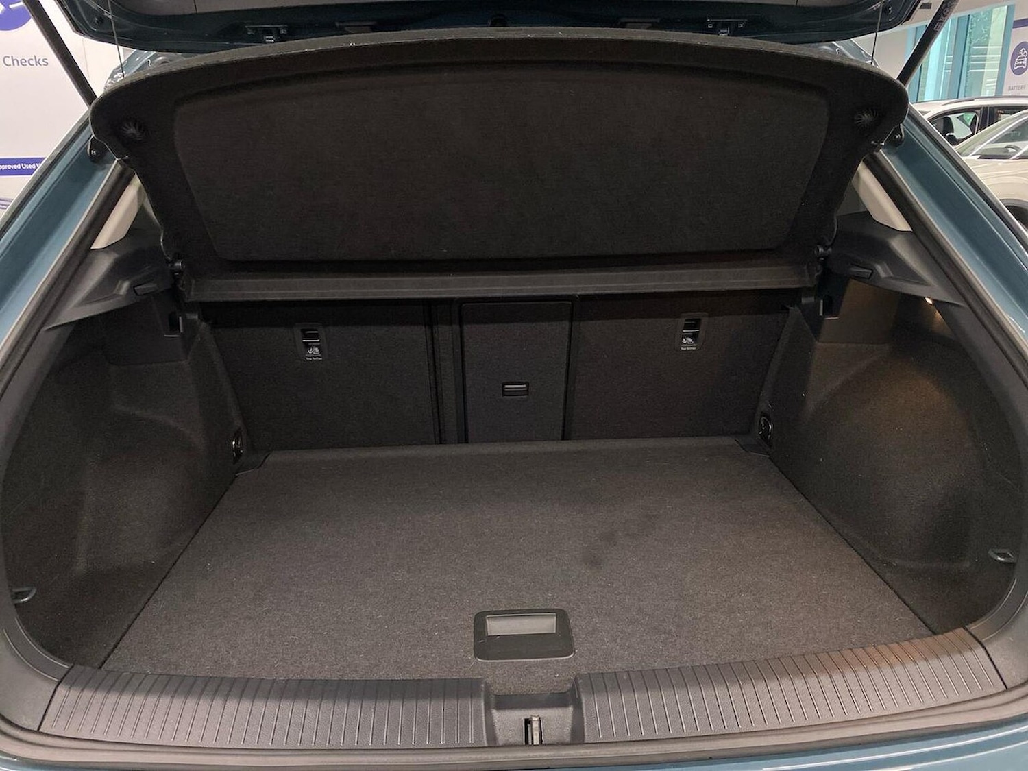 Used Volkswagen T-Roc 2023 for sale - 76324610: Photo 17