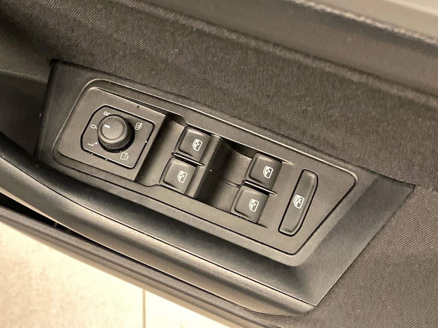 Used Volkswagen T-Roc 2023 for sale - 76324610: Photo 21