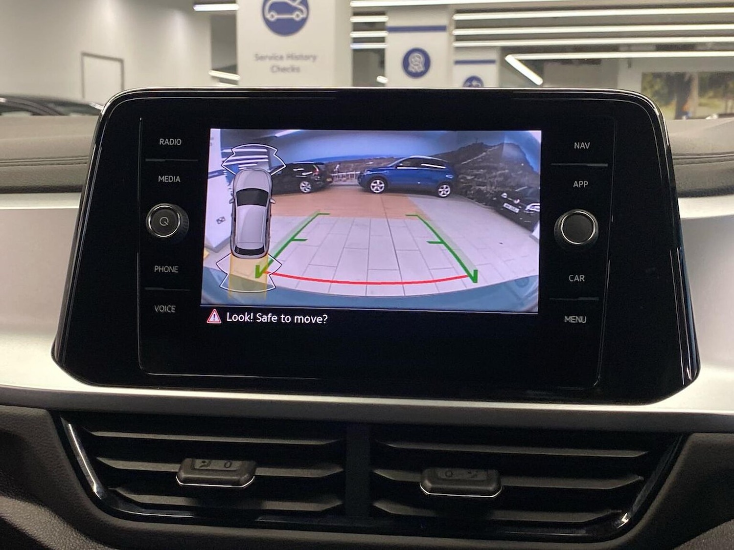 Used Volkswagen T-Roc 2023 for sale - 76324610: Photo 22