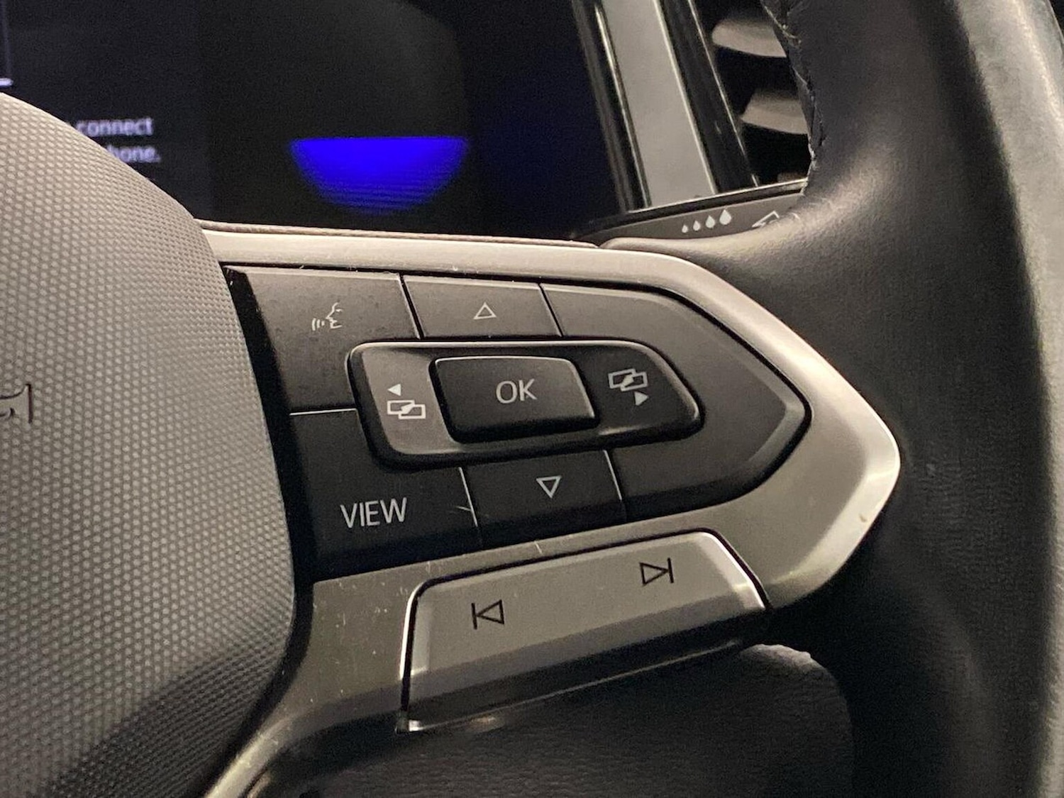 Used Volkswagen T-Roc 2023 for sale - 76324610: Photo 24