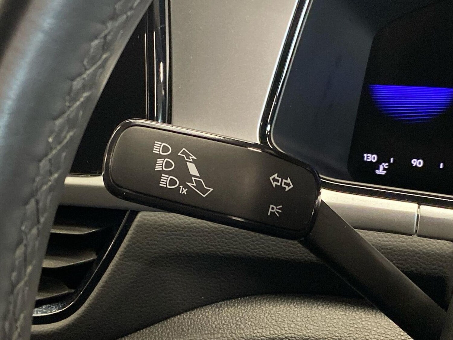 Used Volkswagen T-Roc 2023 for sale - 76324610: Photo 27