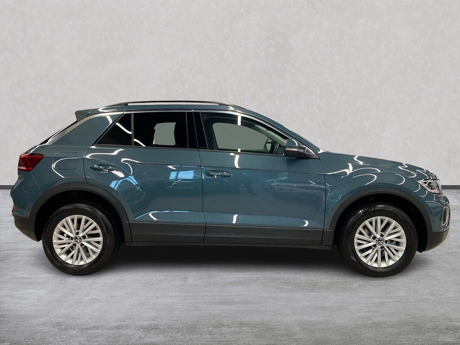 Used Volkswagen T-Roc 2023 for sale - 76324610: Photo 3