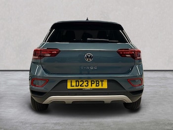 Used Volkswagen T-Roc 2023 for sale - 76324610: Photo