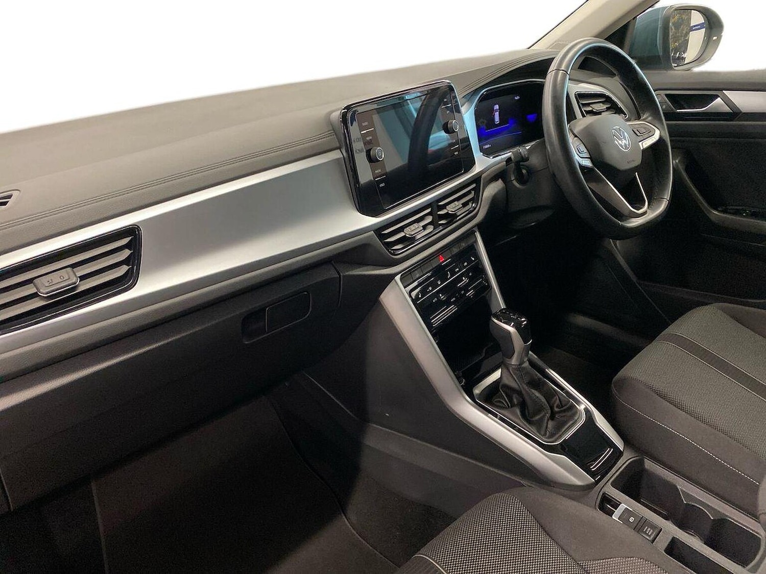 Used Volkswagen T-Roc 2023 for sale - 76324610: Photo 7