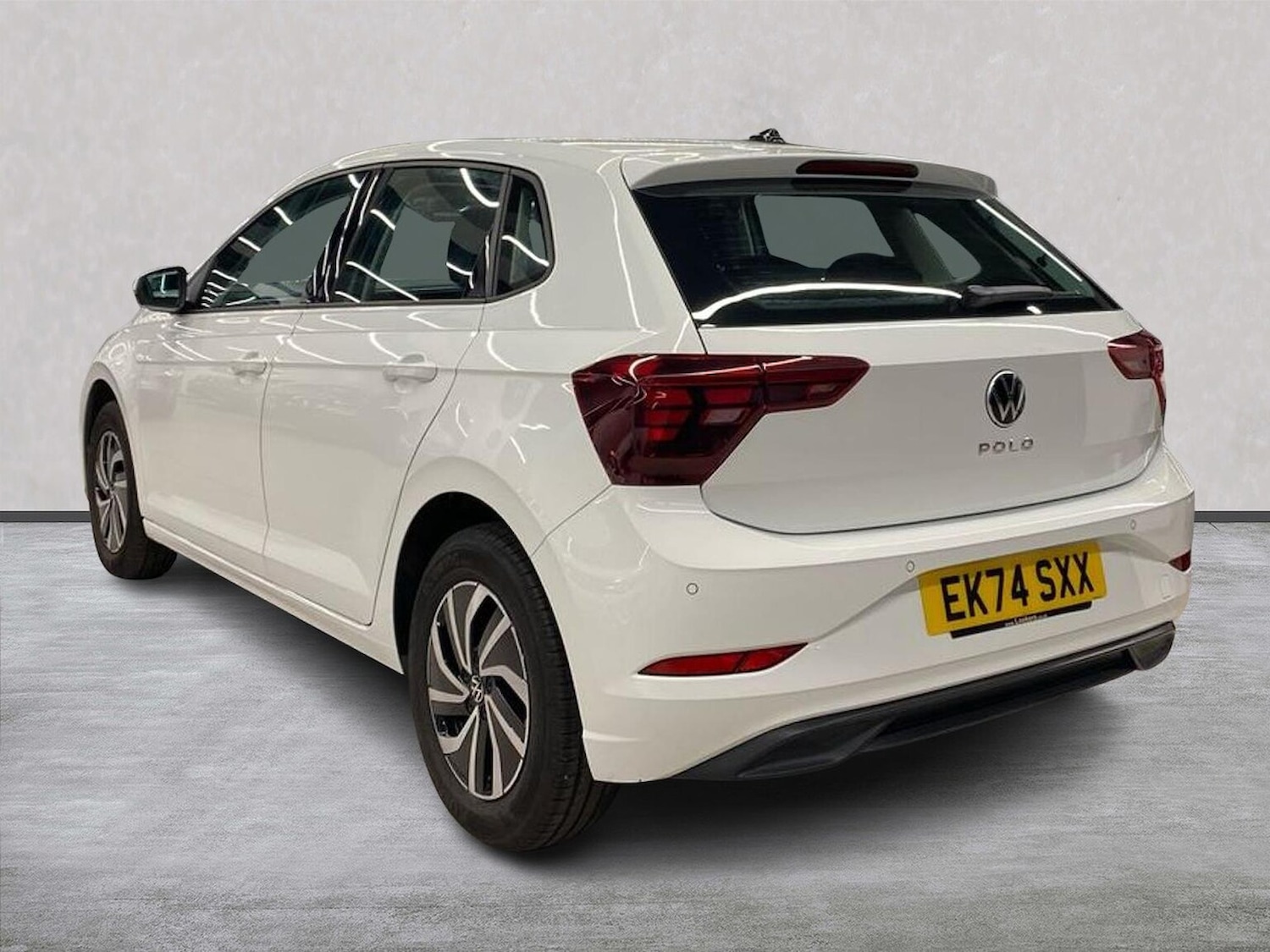 Used Volkswagen Polo 2024 for sale - 76699402: Photo 2