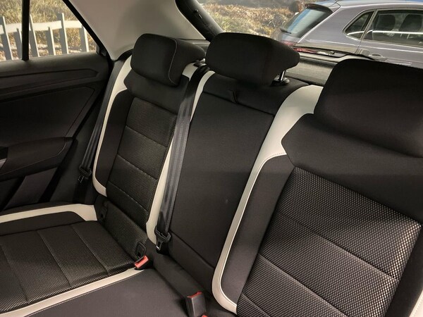 Used Volkswagen T-Roc 2021 for sale - 76143000: Photo 16