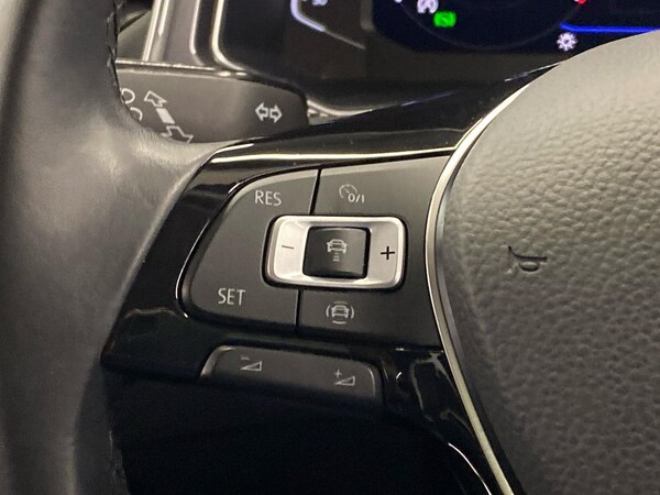 Used Volkswagen T-Roc 2021 for sale - 76143000: Photo 26