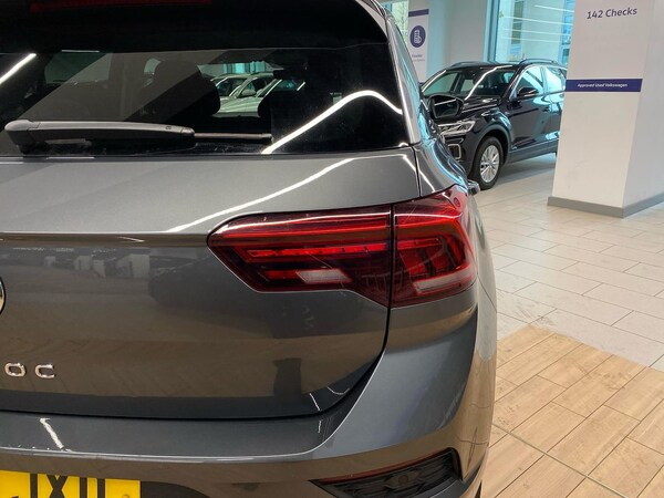 Used Volkswagen T-Roc 2021 for sale - 76143000: Photo 32