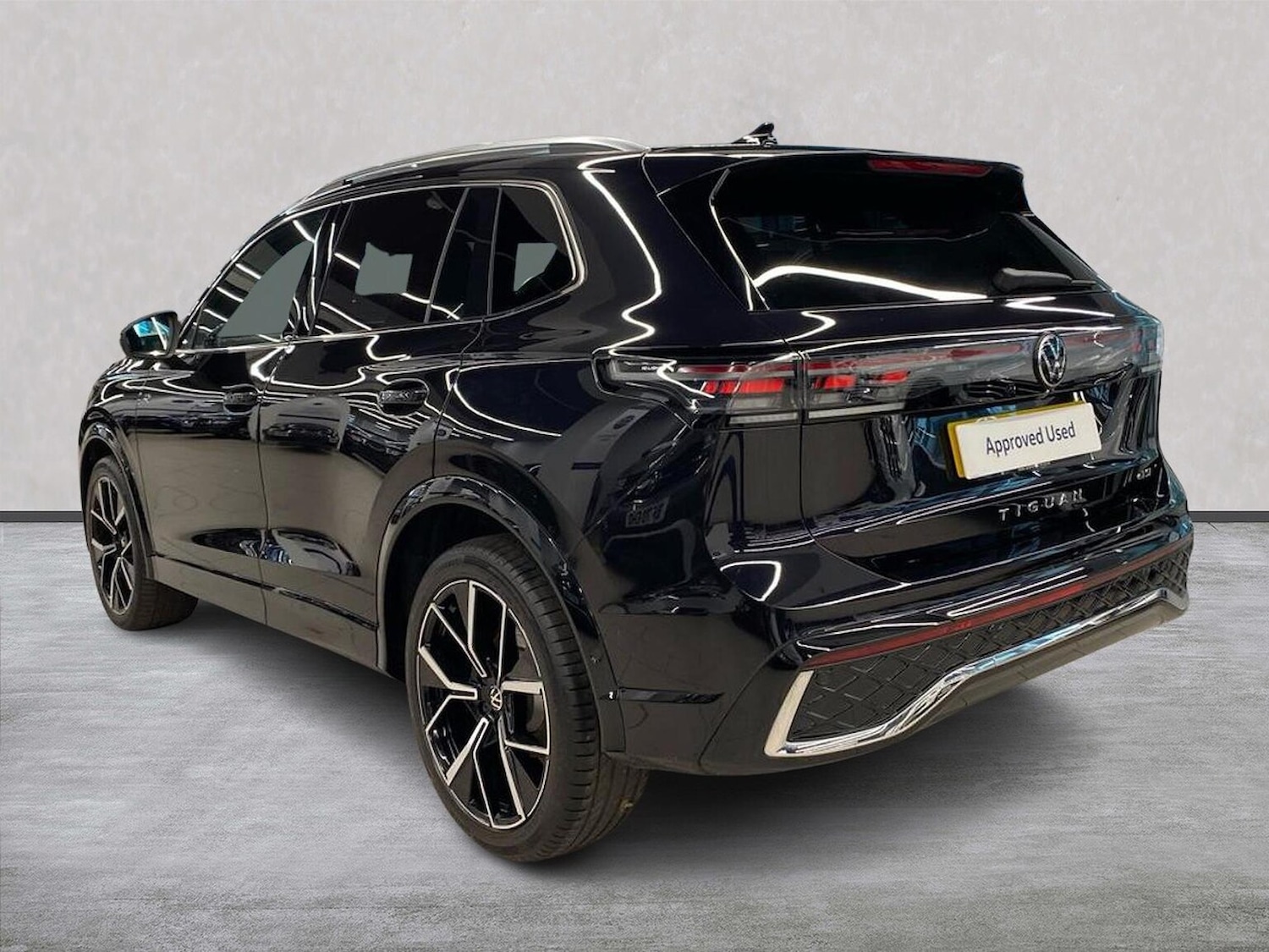 Used Volkswagen Tiguan 2024 for sale - 76638869: Photo 2