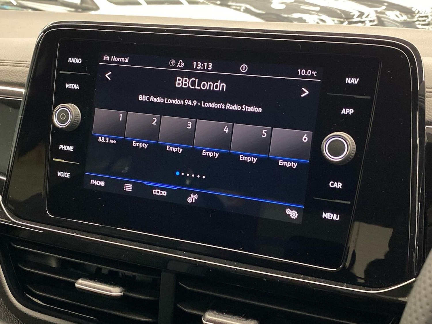 Used Volkswagen T-Roc 2025 for sale - 77528871: Photo 11