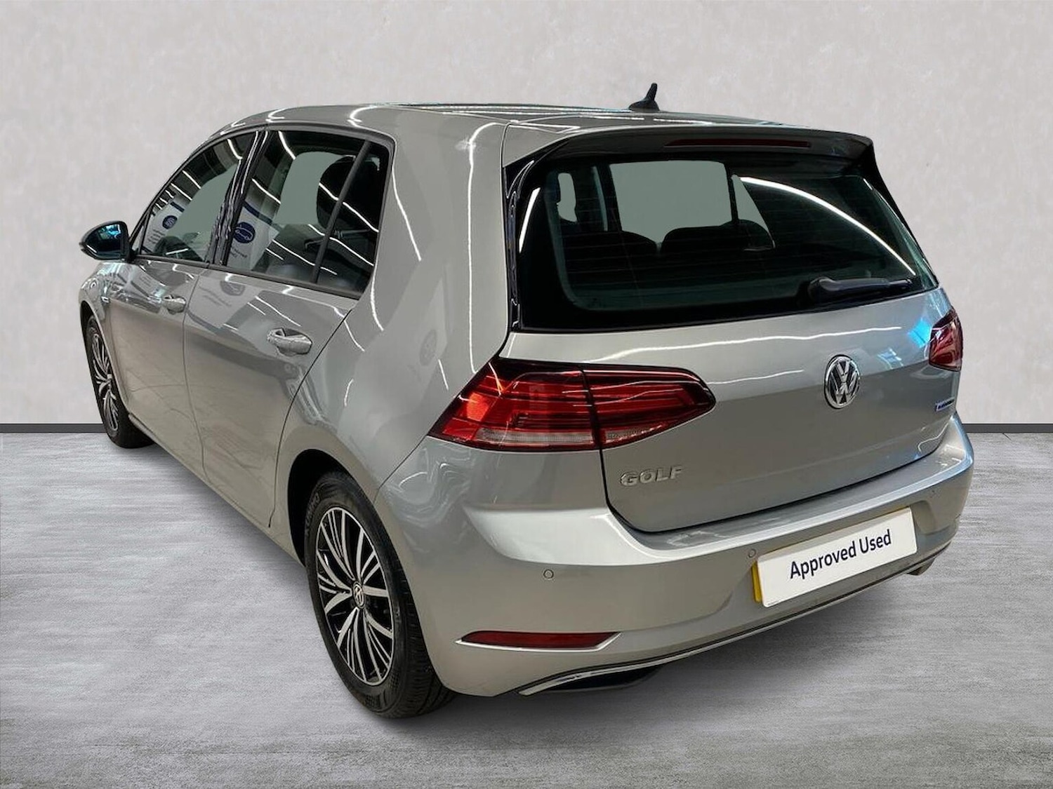 Used Volkswagen Golf 2019 for sale - 76785190: Photo 2