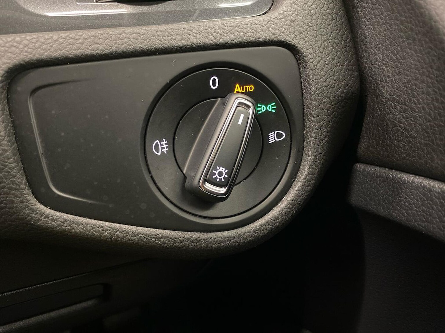 Used Volkswagen Golf 2019 for sale - 76785190: Photo 22