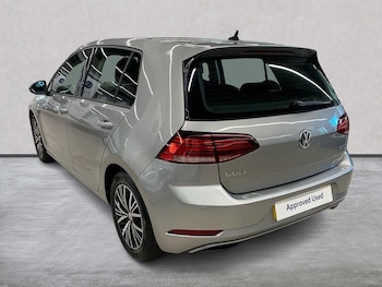 Used Volkswagen Golf 2019 for sale - 76785190: Photo